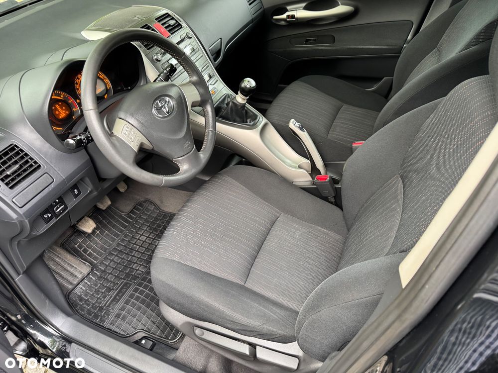 Toyota Auris 1.6 Executive - 23