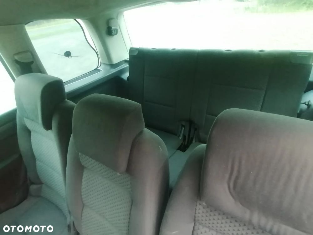Volkswagen Touran 1.6 Conceptline - 3