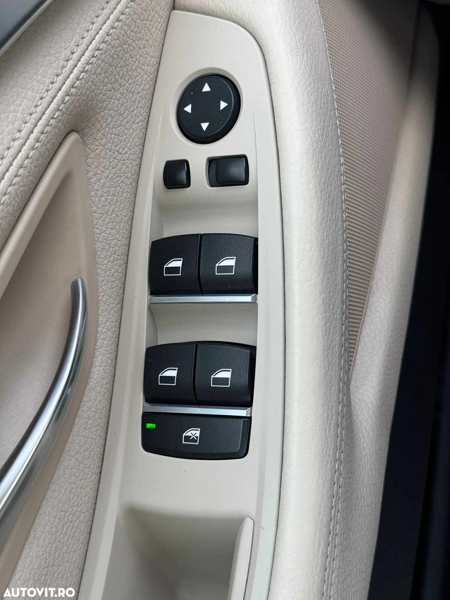 BMW Seria 5 525d xDrive AT - 30