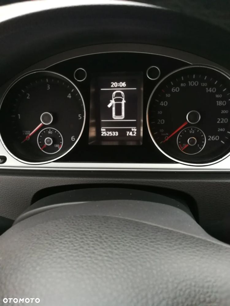 Volkswagen Passat 1.6 TDI Comfortline - 3