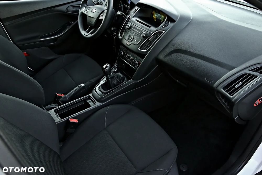 Ford Focus - 23