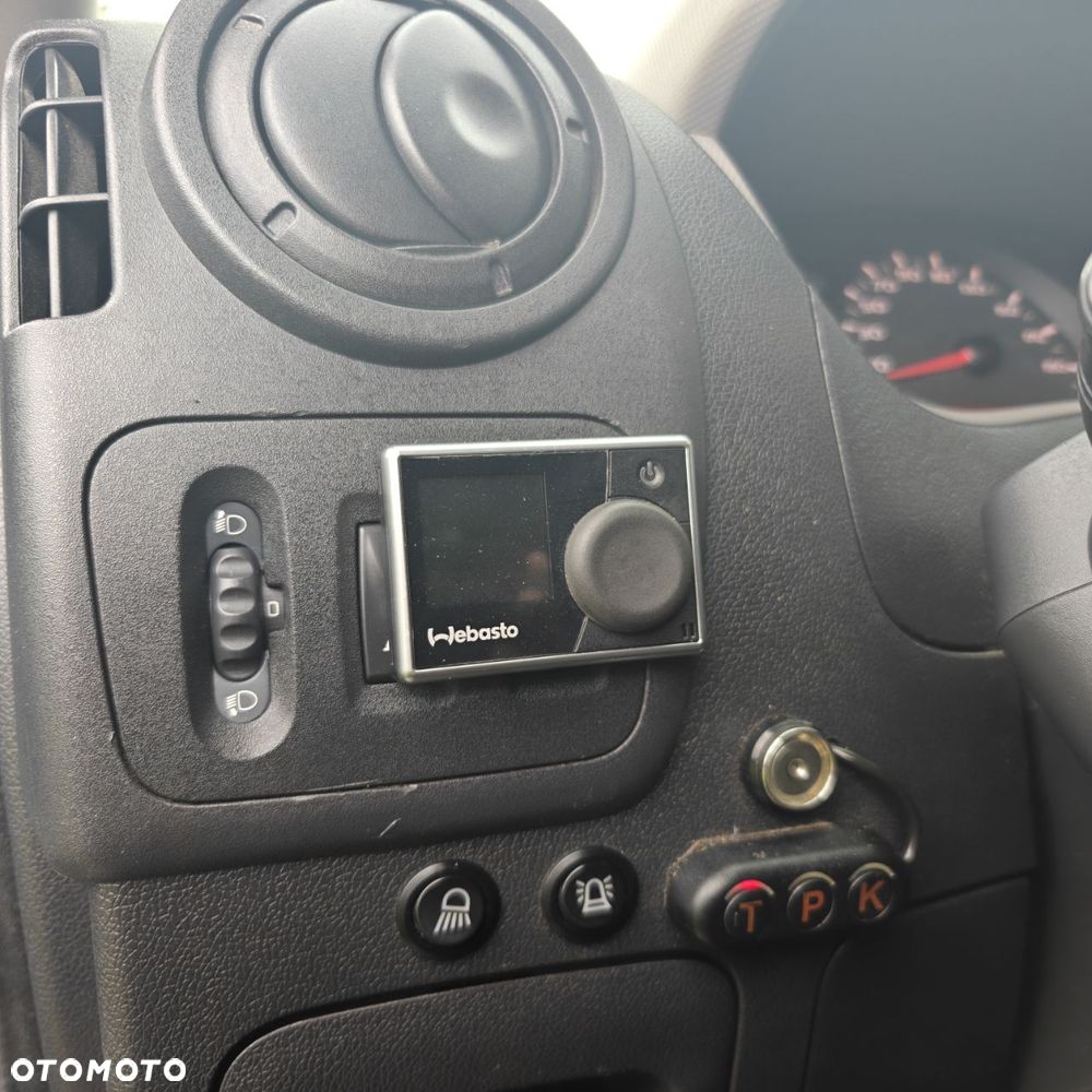 Nissan NV400 - 9