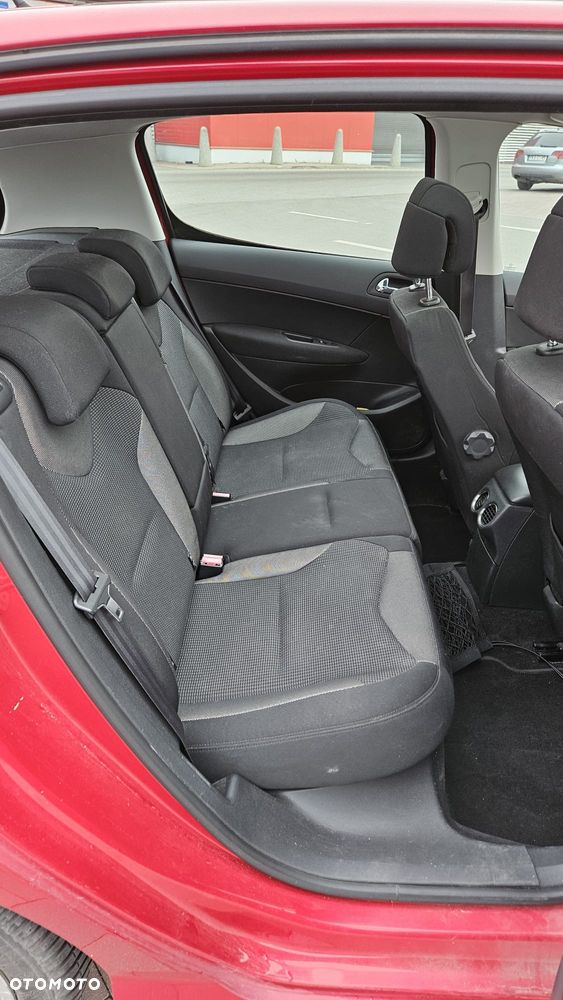 Peugeot 308 1.6 Premium Plus - 9