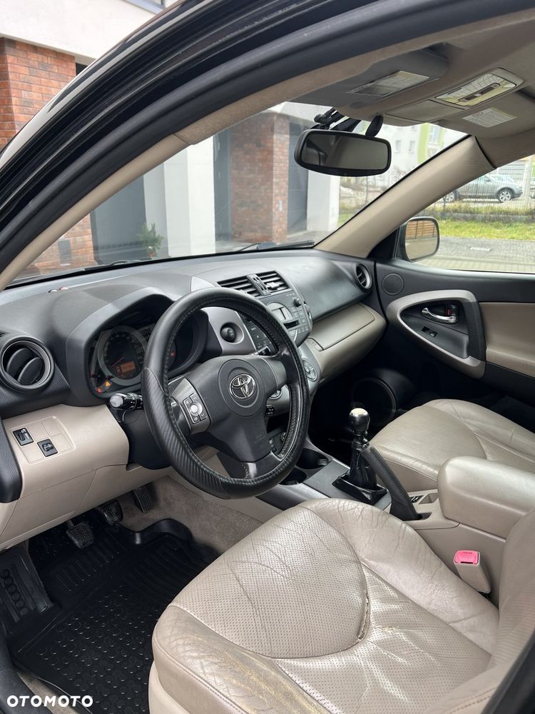 Toyota RAV4 2.2 D-4D Sol 180 - 12