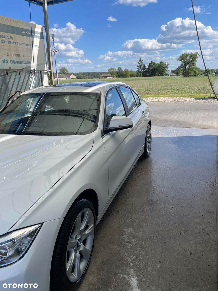 BMW Seria 3 320i xDrive - 12