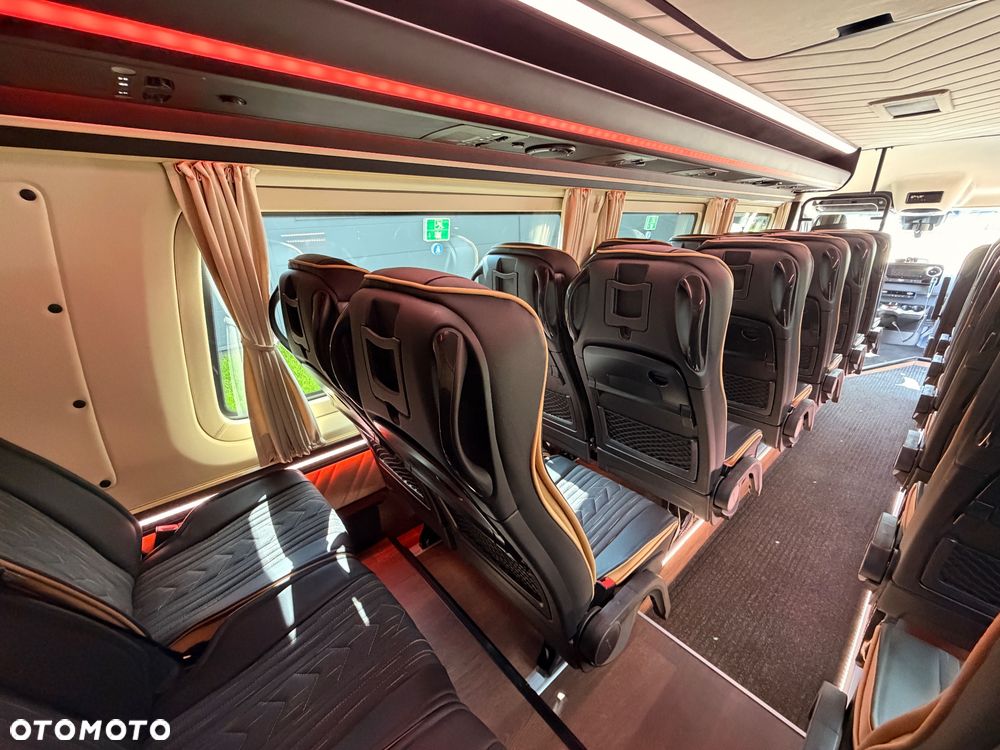 Mercedes-Benz Sprinter 519 - 22