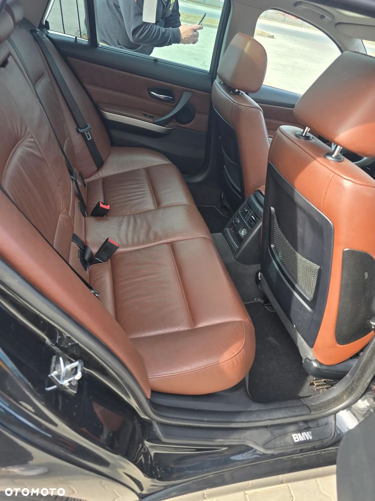 BMW Seria 3 330xd - 24