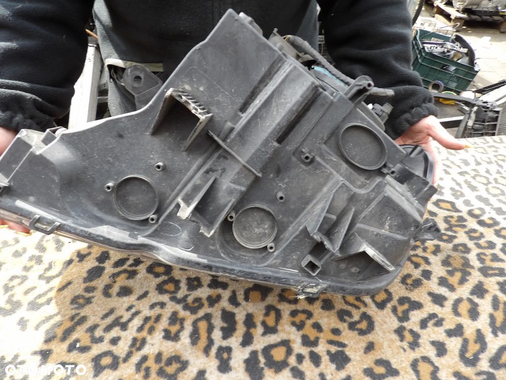 BMW - F25 - H7 - PRAWA LAMPA PRZEDNIA - UŁAMANE UCHWYTY - UK - 7217290 - 6