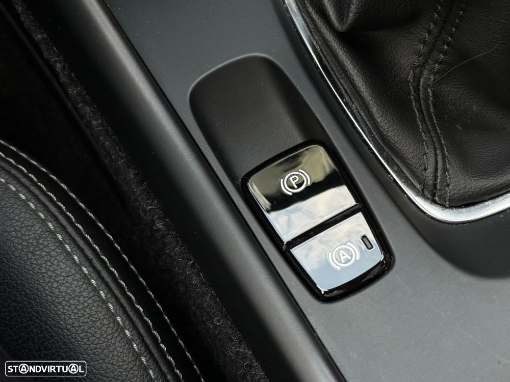Volvo XC 40 1.5 T3 Momentum Tech Edition - 18