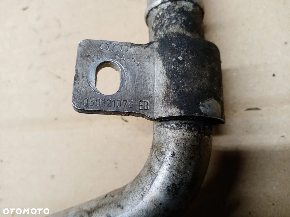 Rurka przewód wody płynu Audi Q5 3.0 TDI CTB 059121075EB - 3