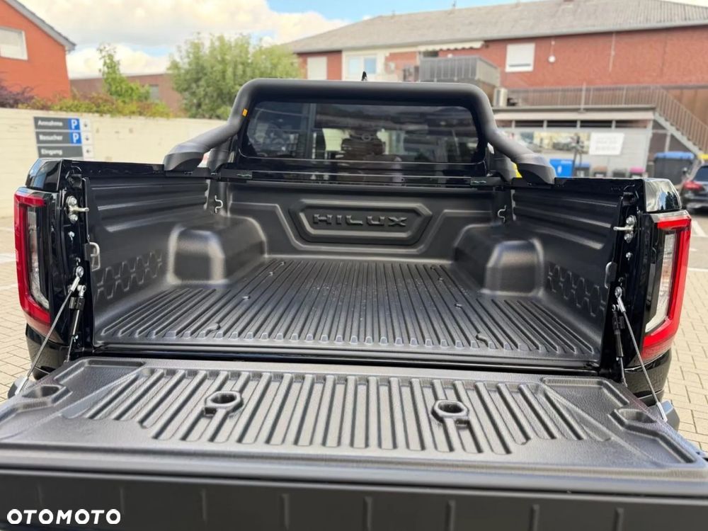 Toyota Hilux - 16