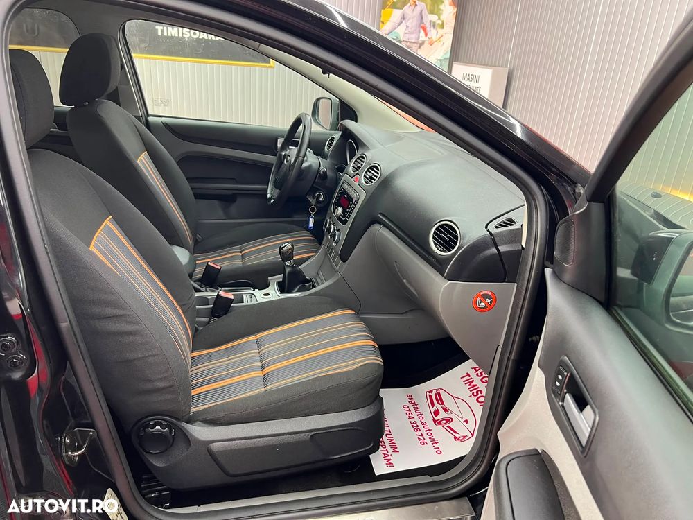 Ford Focus - 13