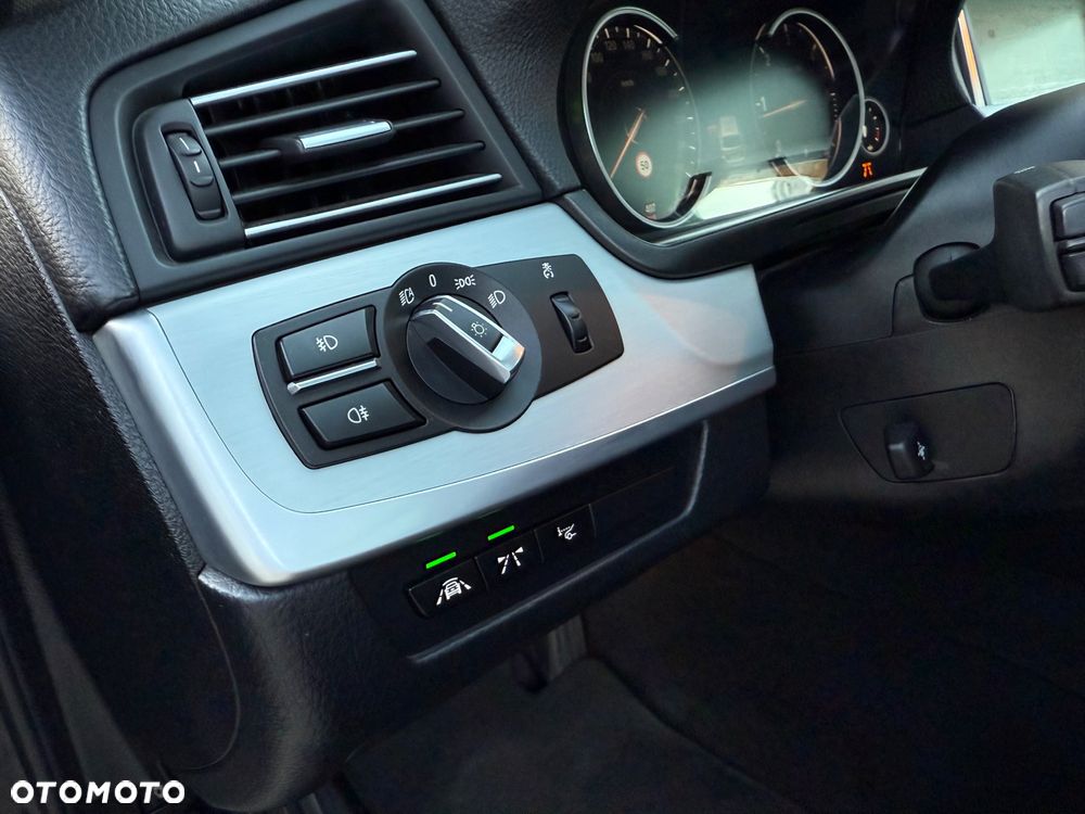 BMW Seria 5 525d Touring Modern Line - 27