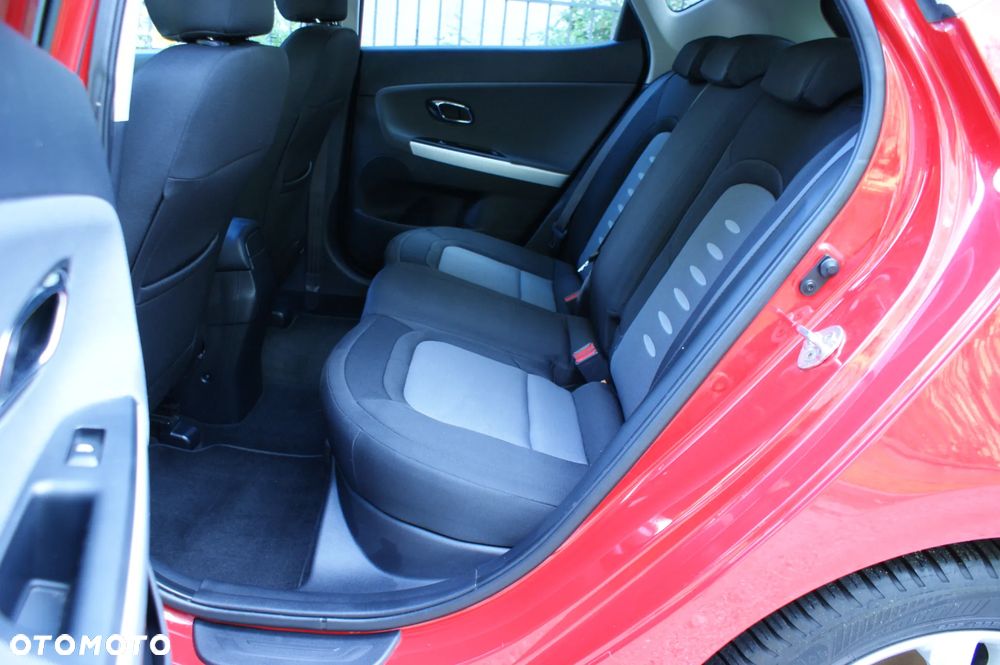 Kia Ceed - 9