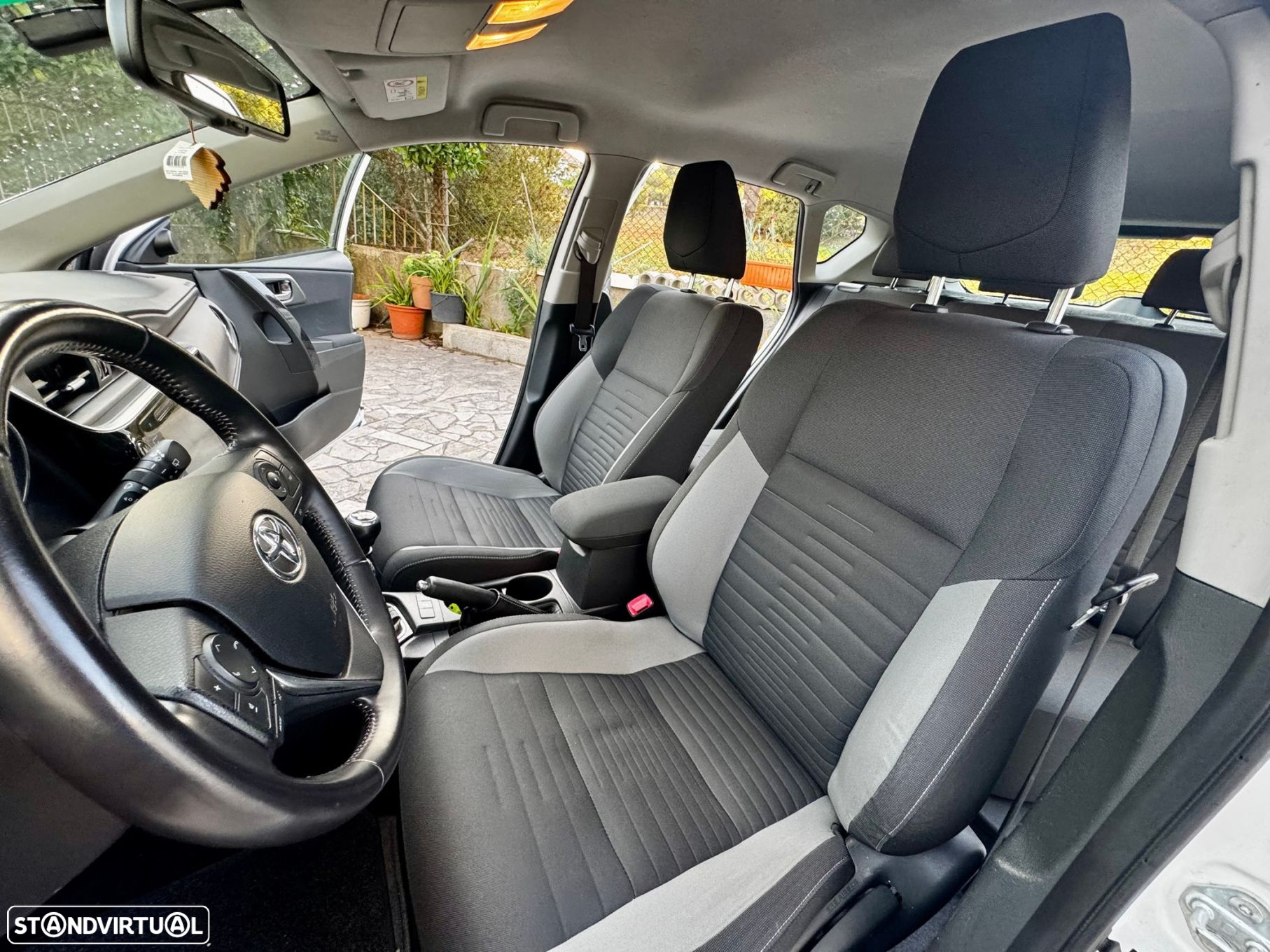 Toyota Auris 1.2T Exclusive - 14