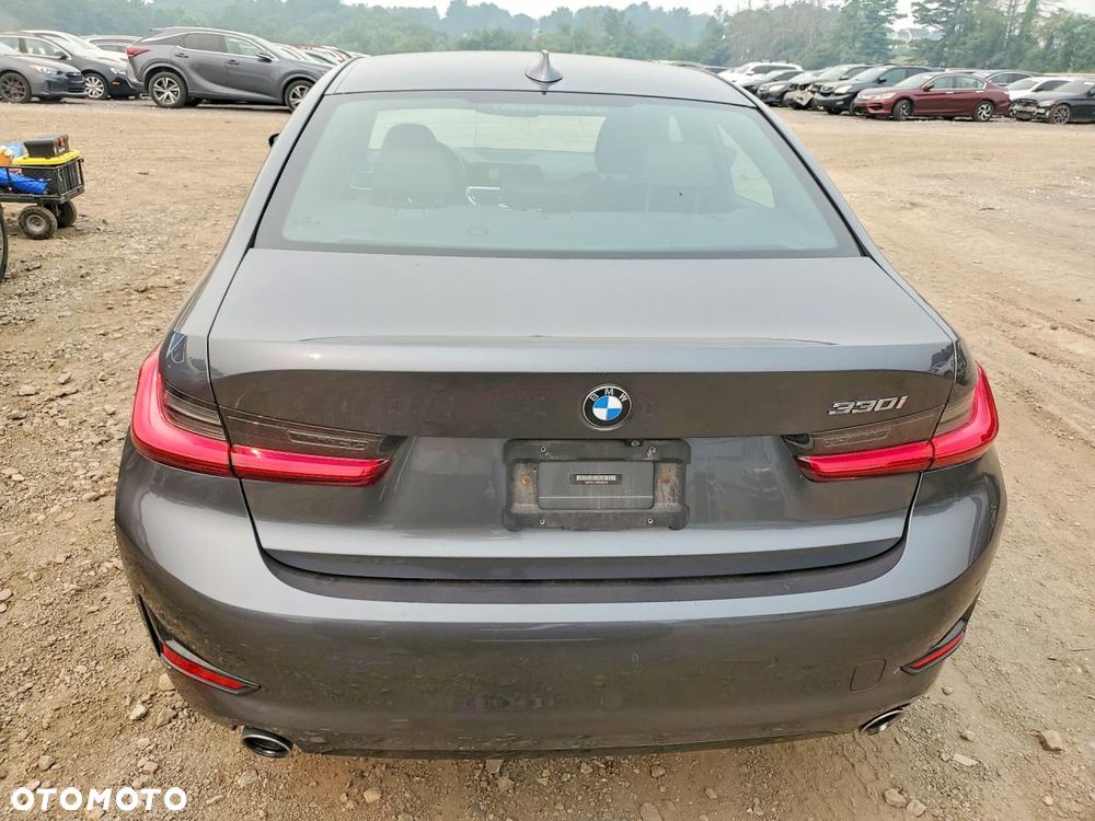 BMW Seria 3 330i - 6