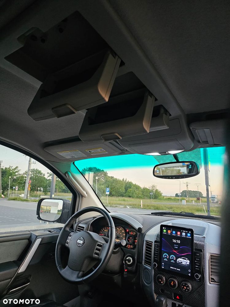 Nissan Titan 5.6 V8 SE Crew Cab - 9