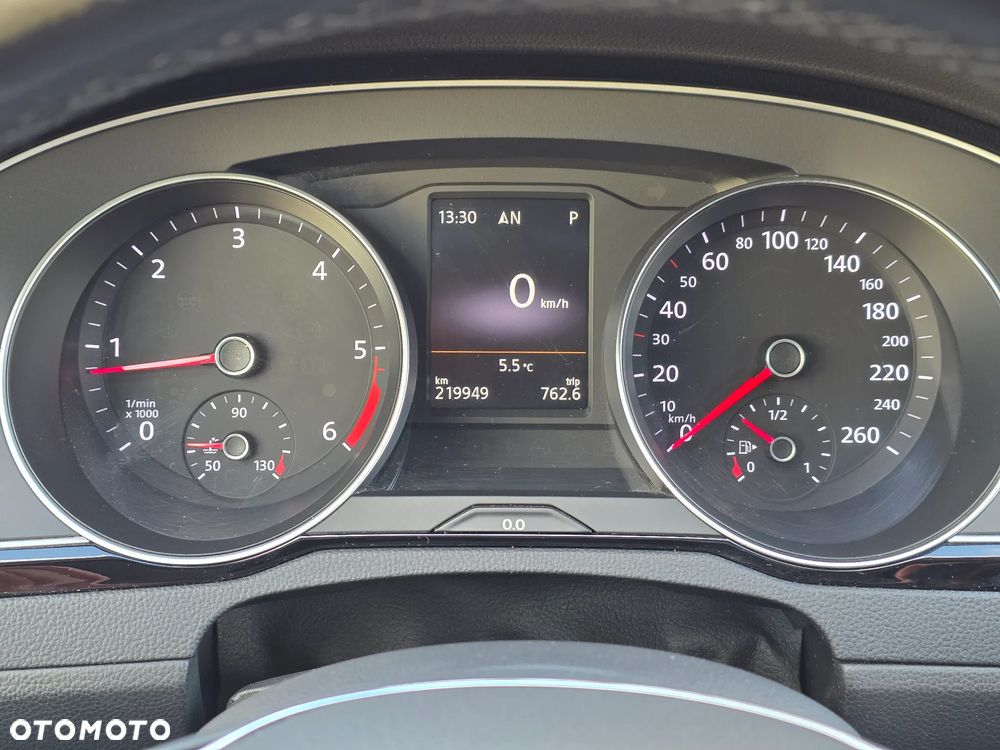 Volkswagen Passat - 31