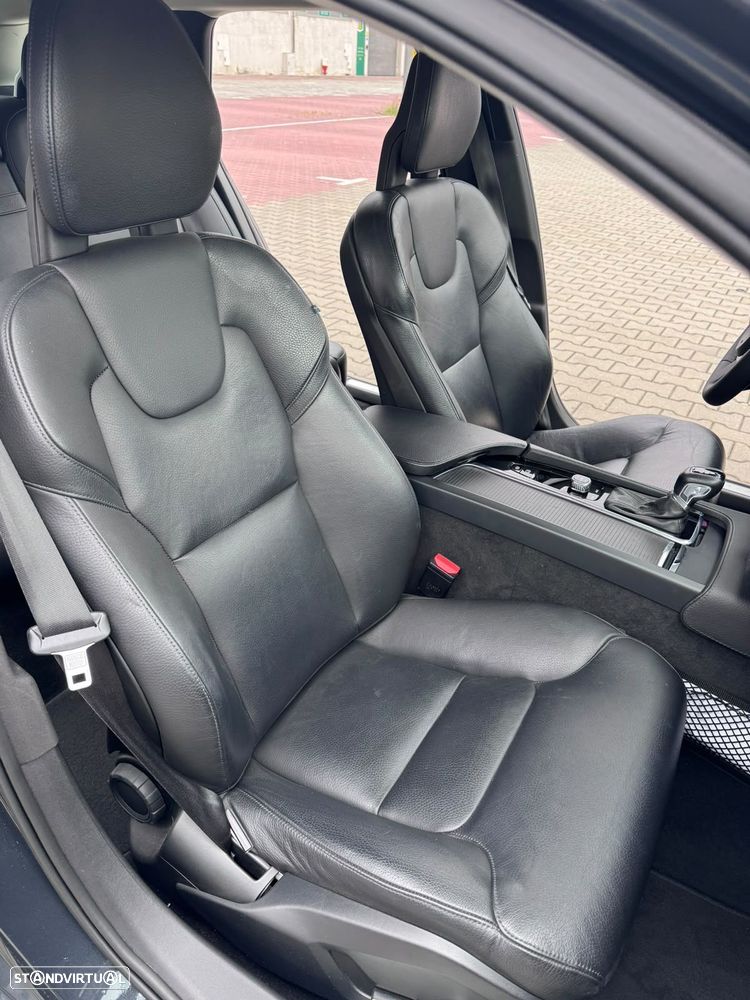 Volvo V90 2.0 D4 Momentum Geartronic - 23