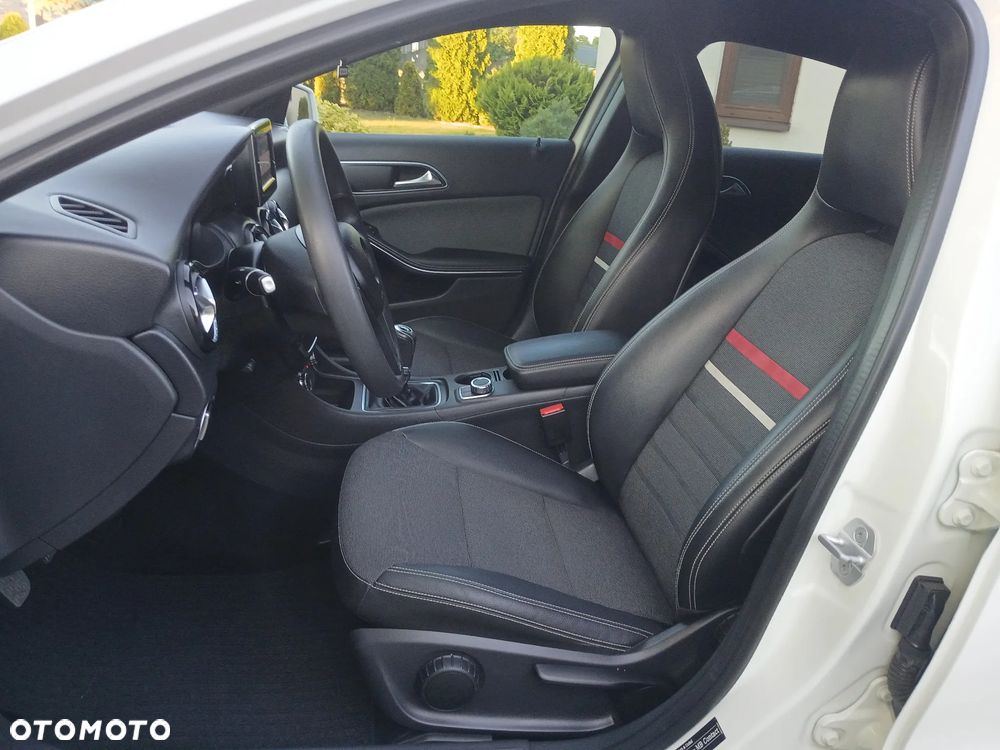 Mercedes-Benz Klasa A 180 BlueEfficiency Edition - 10