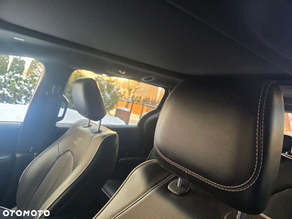 Chrysler Pacifica - 13