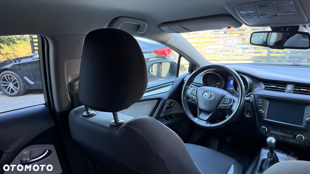 Toyota Avensis Touring Sports 1.8 Edition S+ - 32