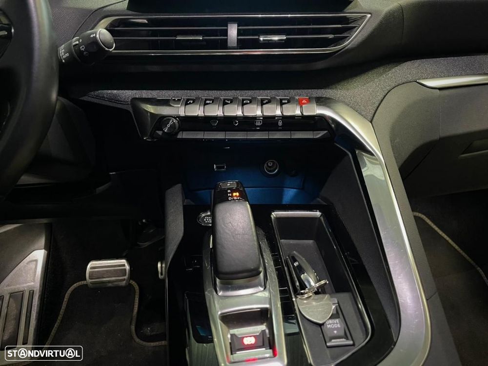 Peugeot 3008 225 e-EAT8 Roadtrip - 21