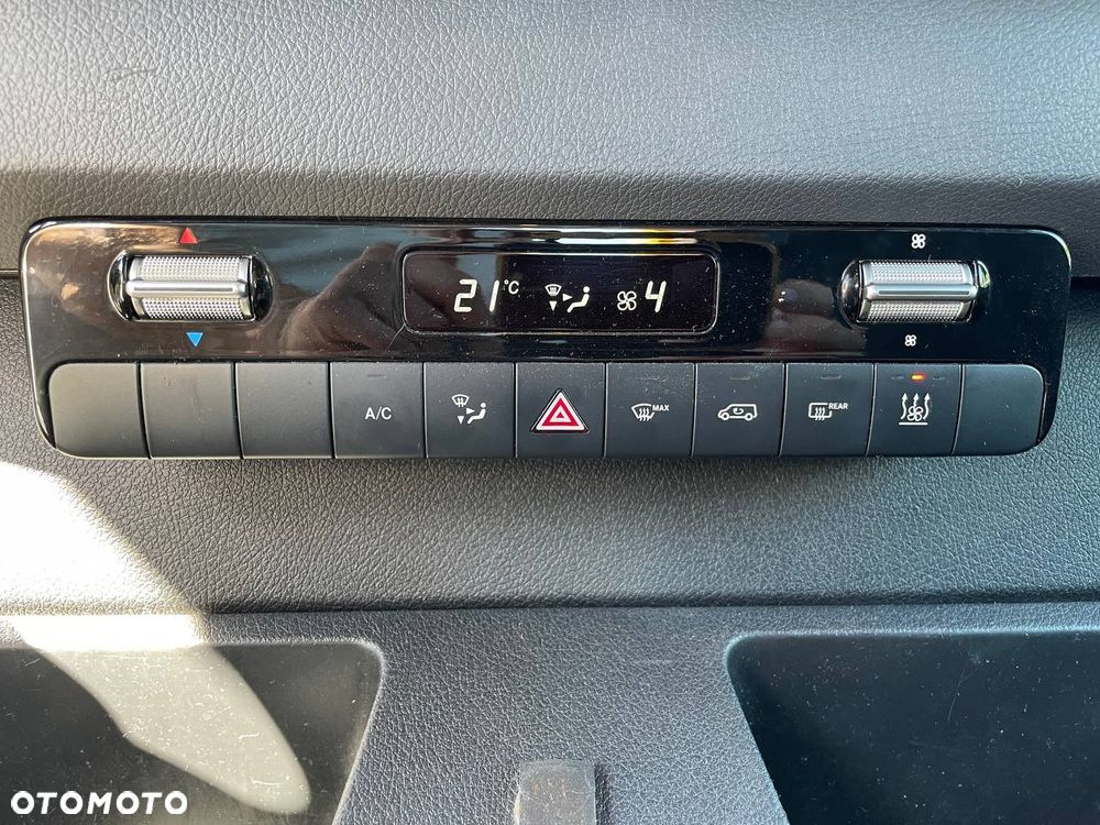 Mercedes-Benz Sprinter - 15