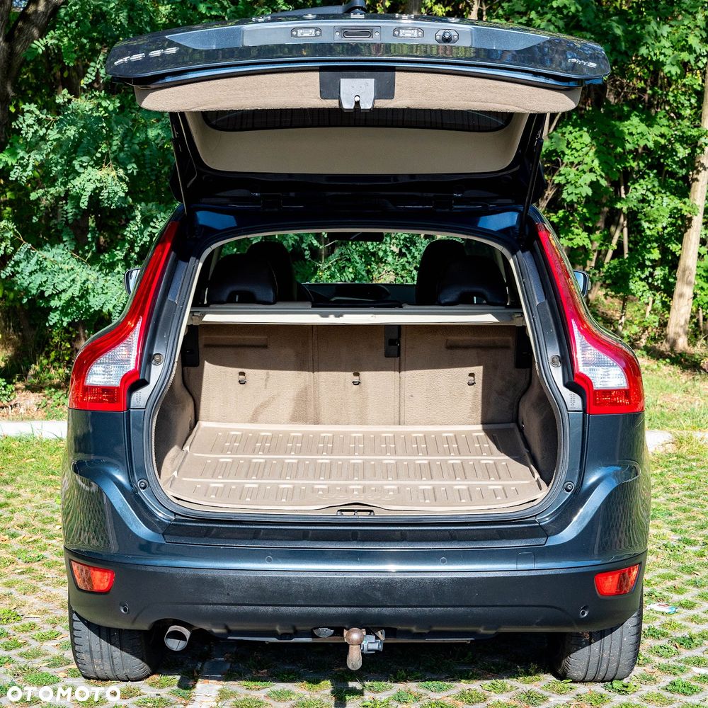 Volvo XC 60 2.4D AWD Summum - 24