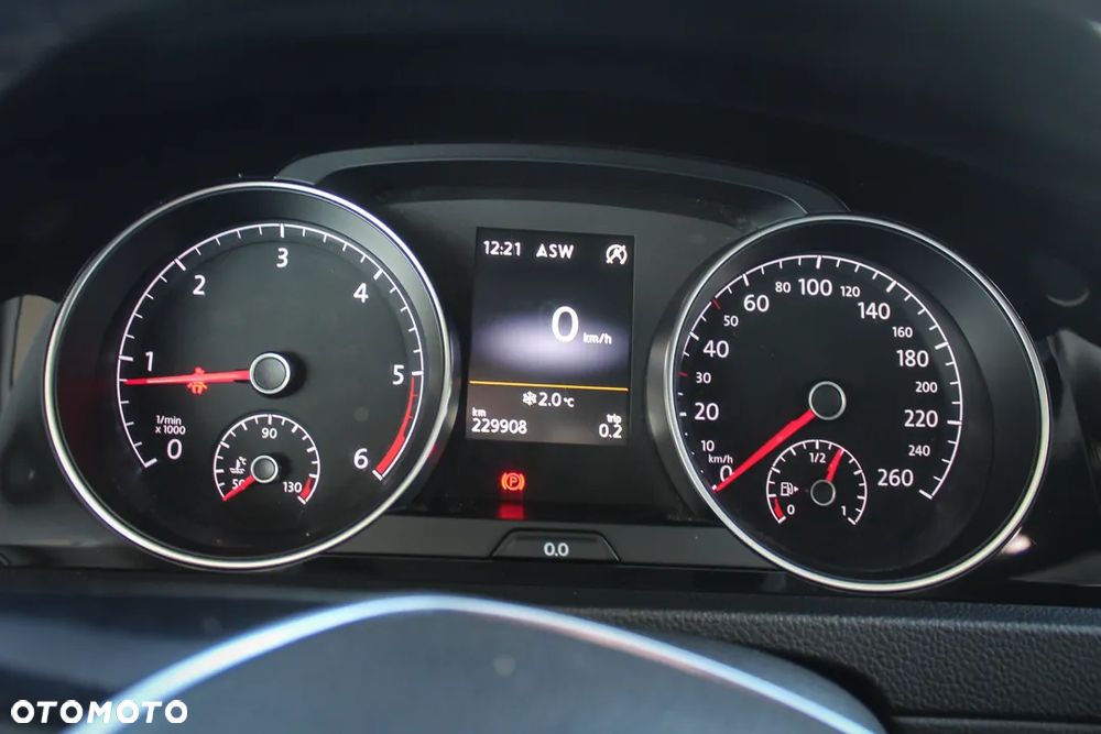 Volkswagen Golf 2.0 TDI Sound - 9
