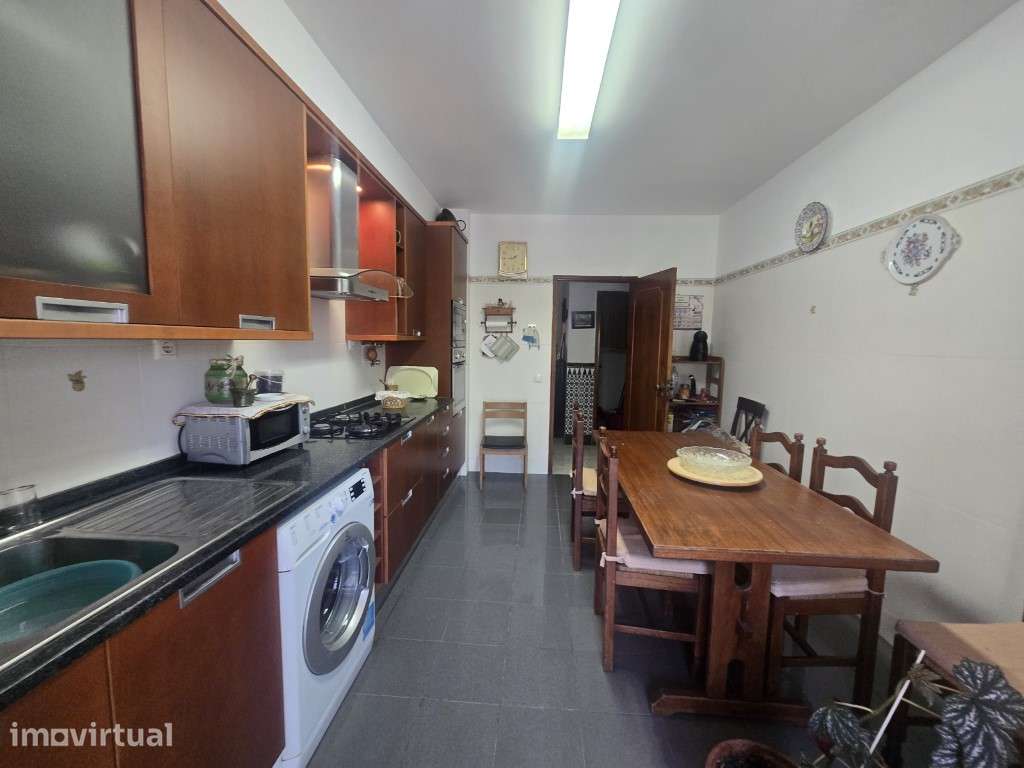 Simpático Apartamento T3, em prédio com elevador, no centro de Tavira - Grande imagem: 2/21