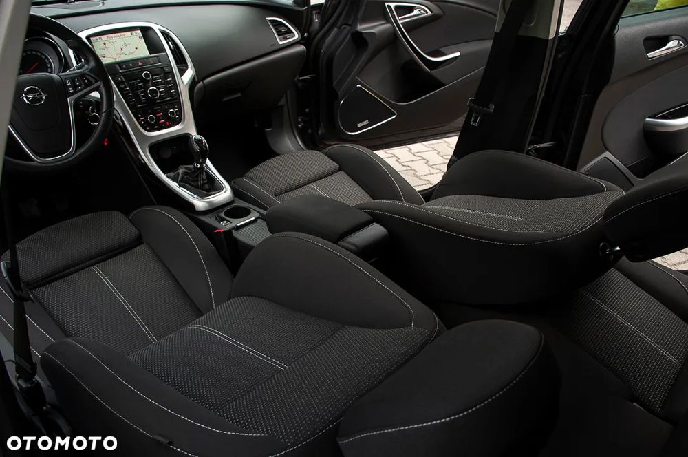 Opel Astra 1.6 Turbo Edition - 38