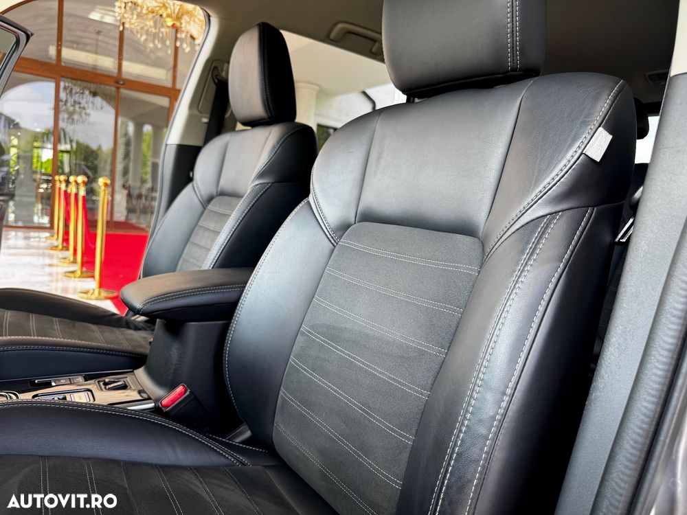 Mitsubishi Outlander 2.4 4WD Plug-In Hybrid Top - 25