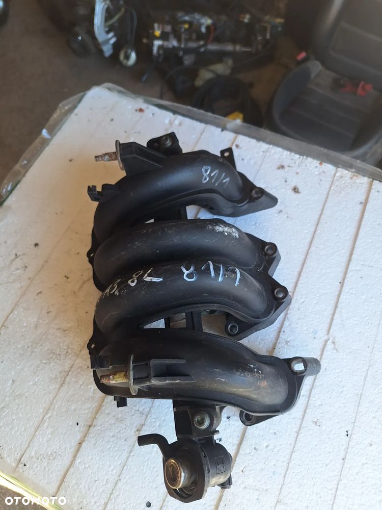 kolektor ssacy wtryski audi a3 8L  1.6 ben  (81/1) - 3