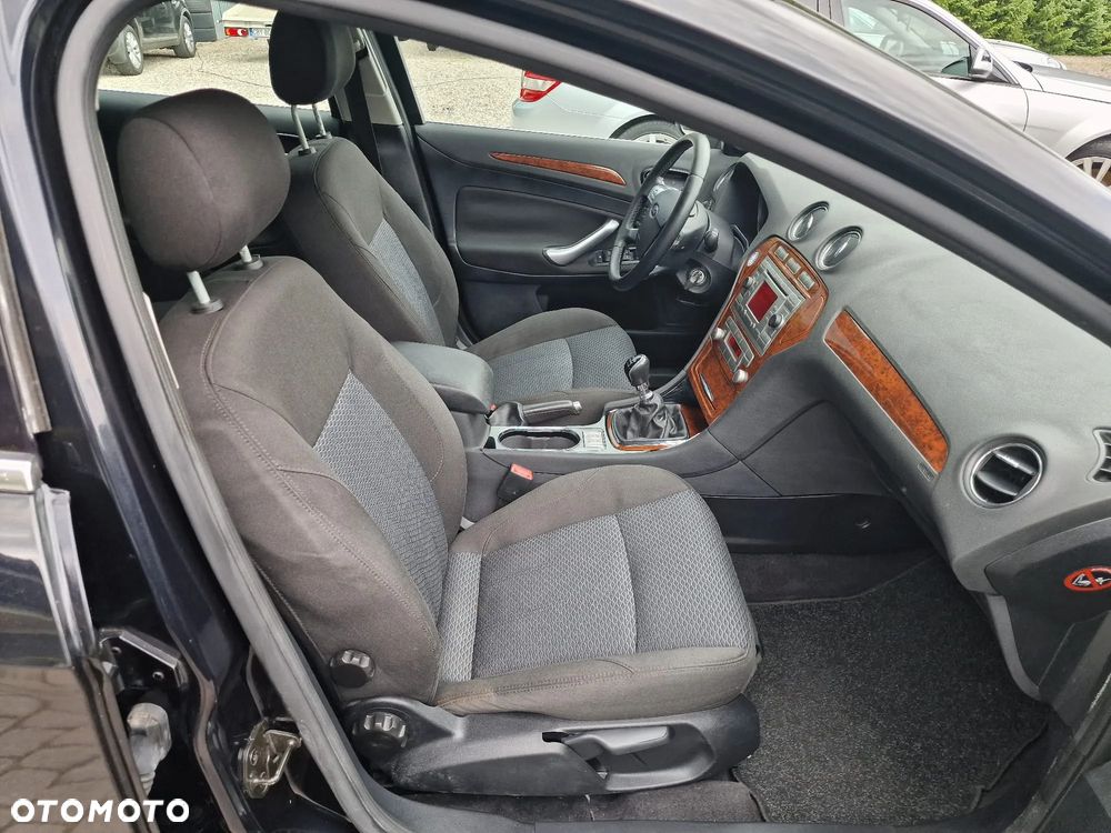 Ford Mondeo - 14