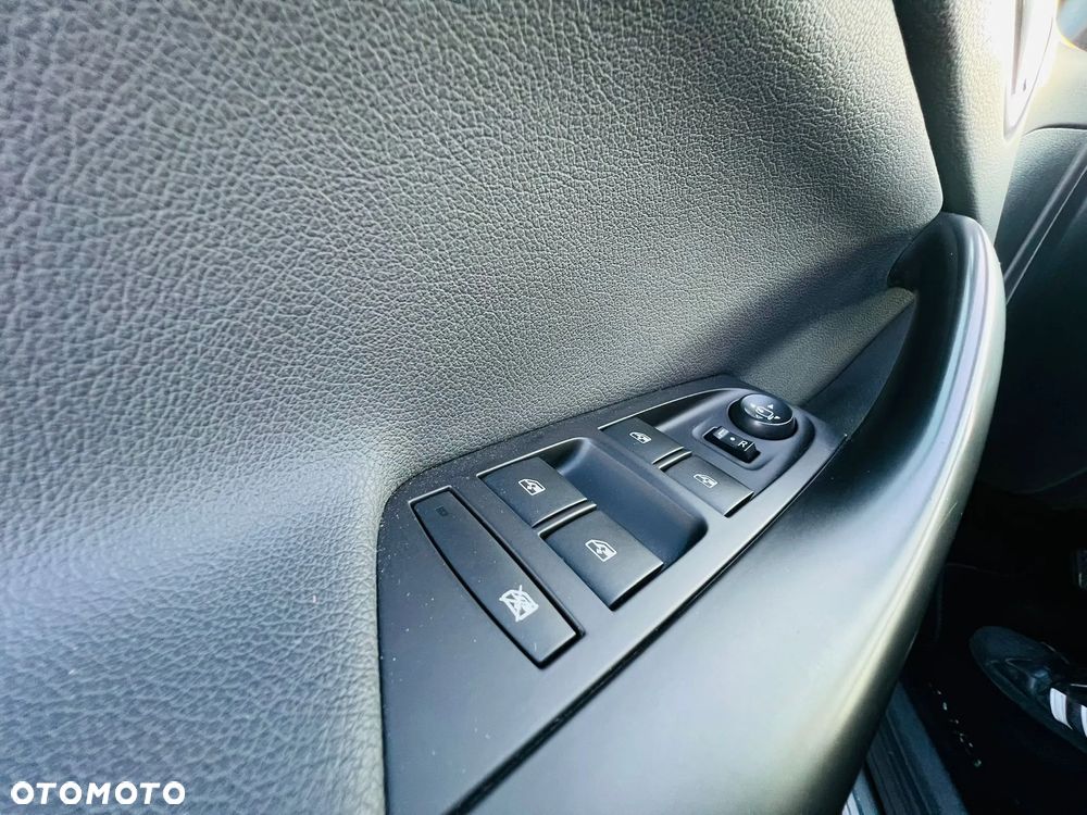 Opel Astra 1.6 CDTI Dynamic S&S - 9