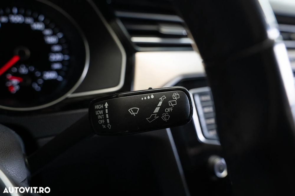Volkswagen Passat 2.0 TDI SCR Comfortline - 26