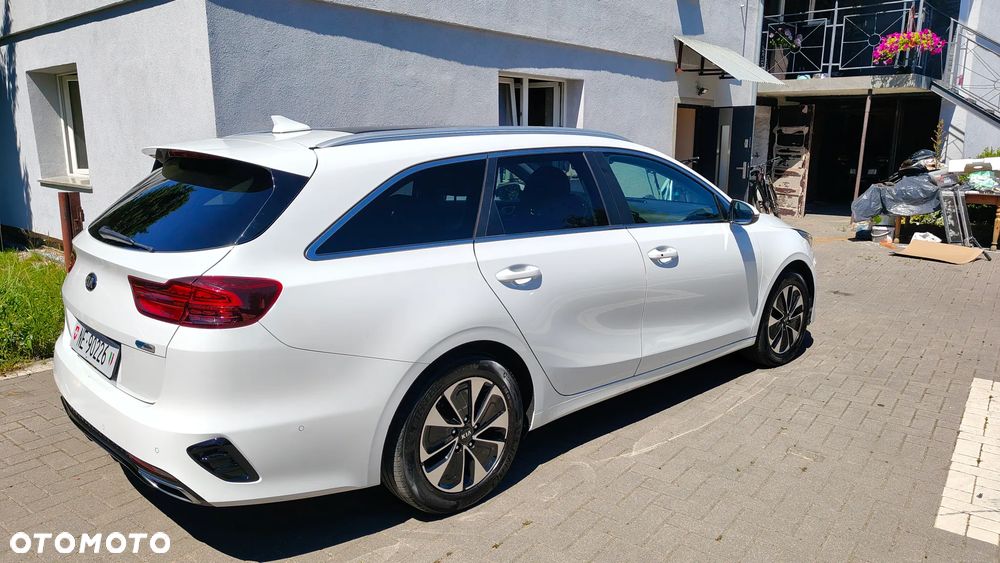 Kia Ceed 1.6 GDI PHEV L Business Line DCT - 28