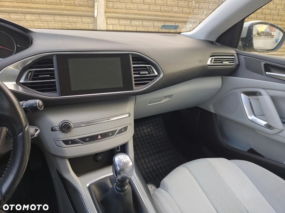 Peugeot 308 1.6 THP Allure - 28