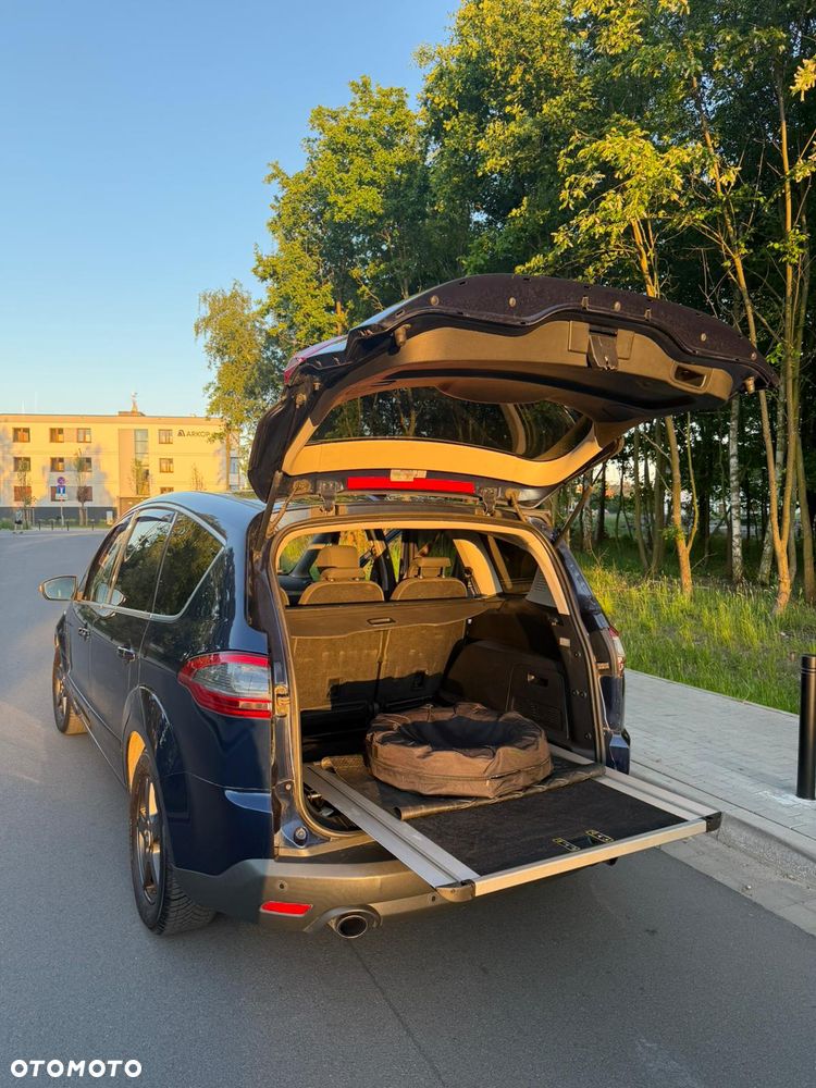 Ford S-Max - 9