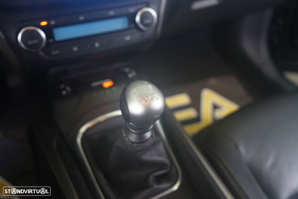 Toyota Avensis Touring Sports 2.0 D-4D Exclusive - 27