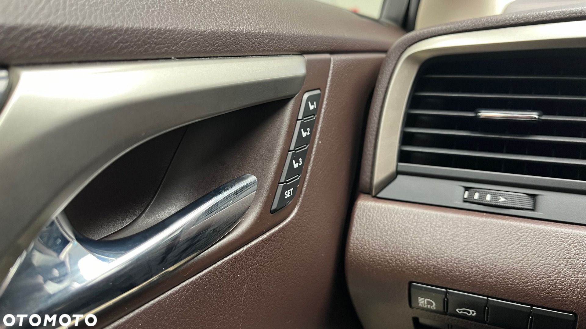 Lexus RX - 14