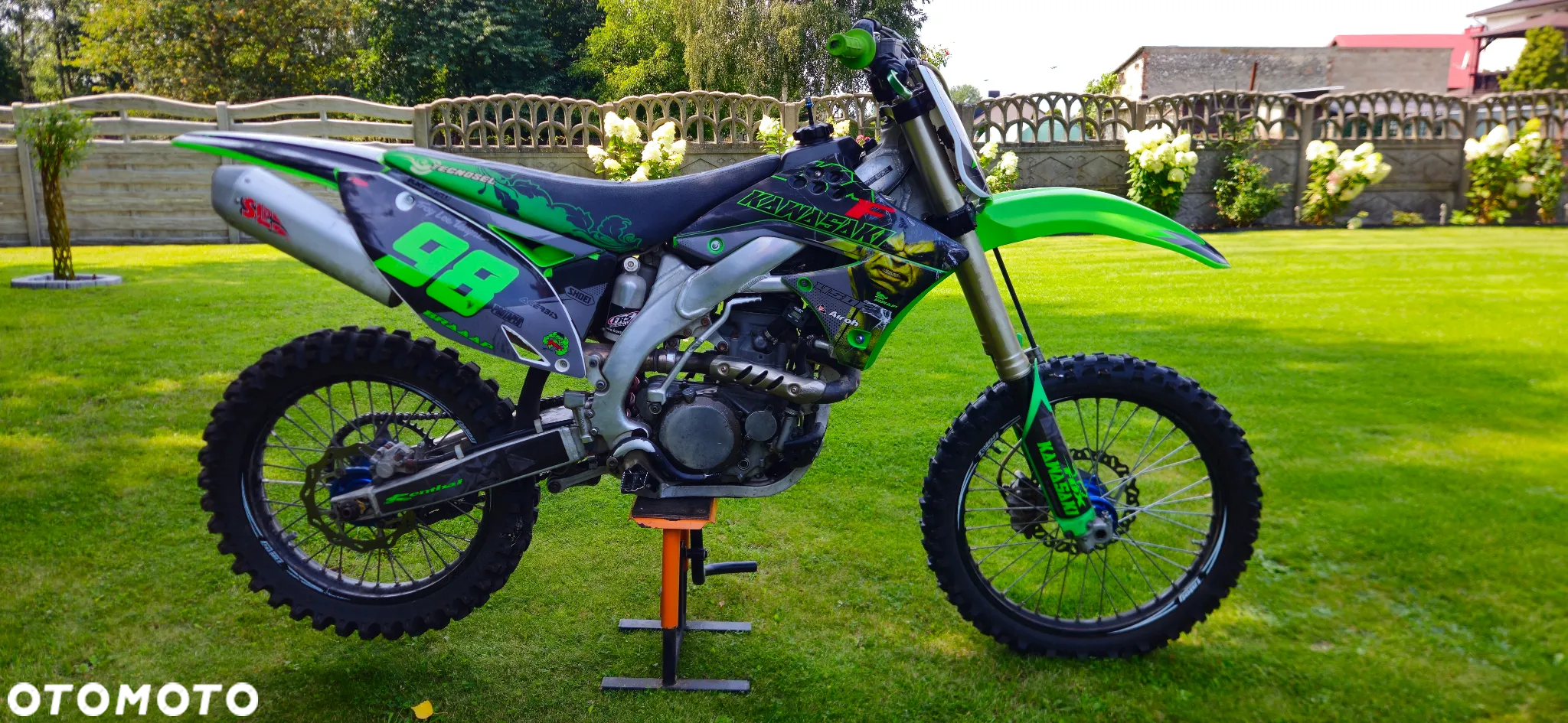 Kawasaki KX - 8