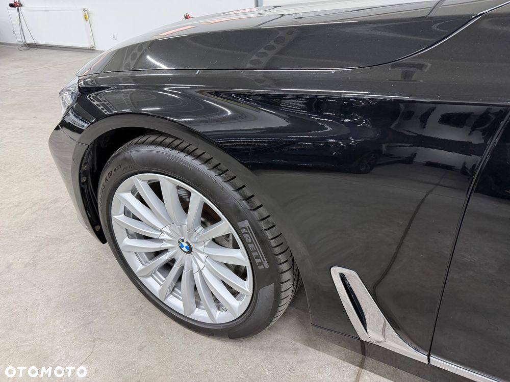 BMW Seria 7 740Li - 16