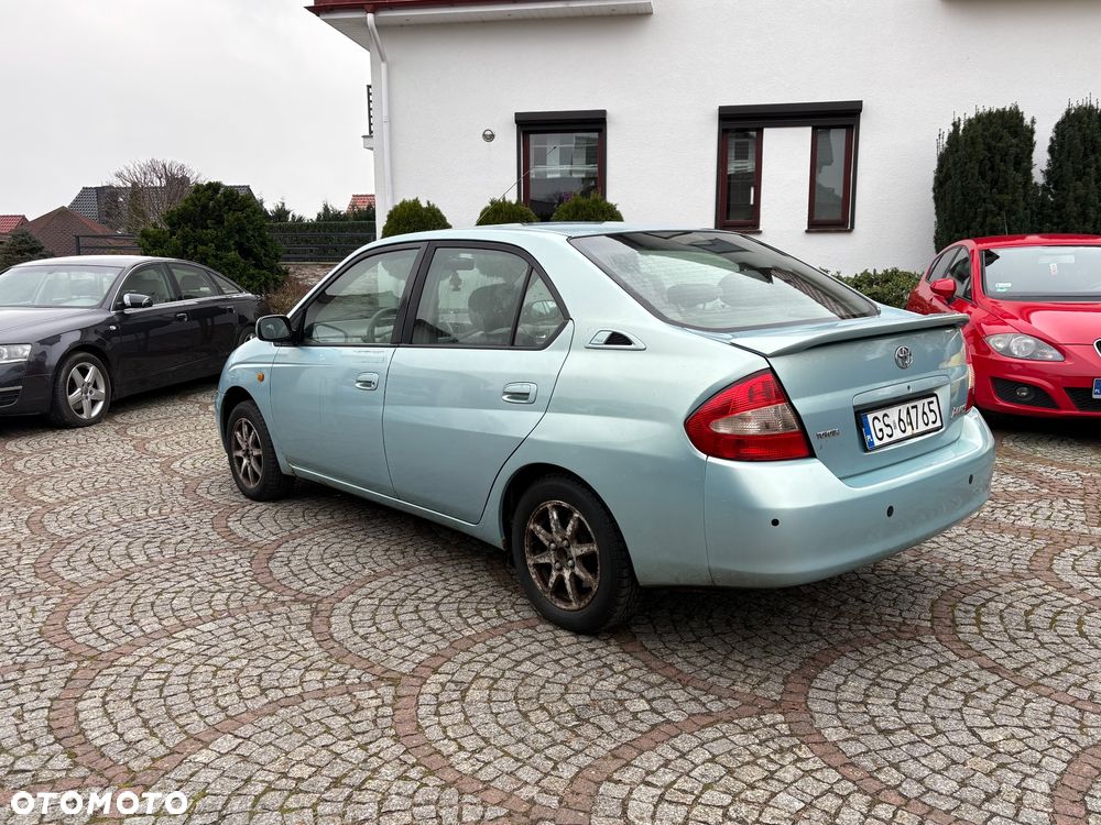 Toyota Prius 1.5 VVT-i Sol - 3