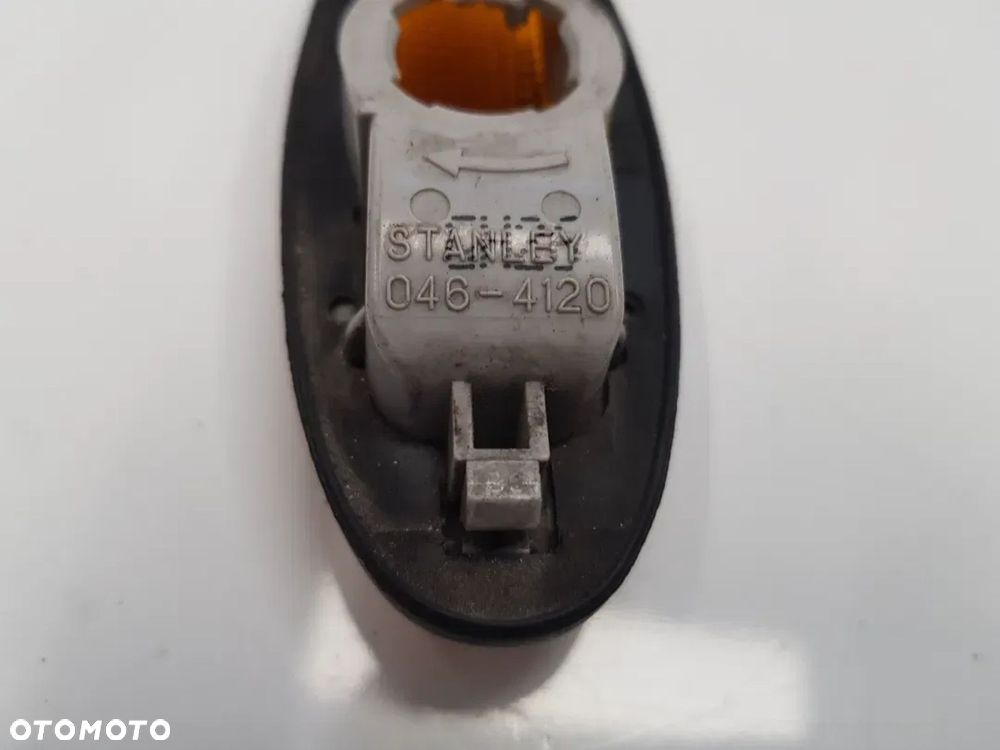 Kierunkowskaz boczny błotnika Mazda 323 046-4120 - 5