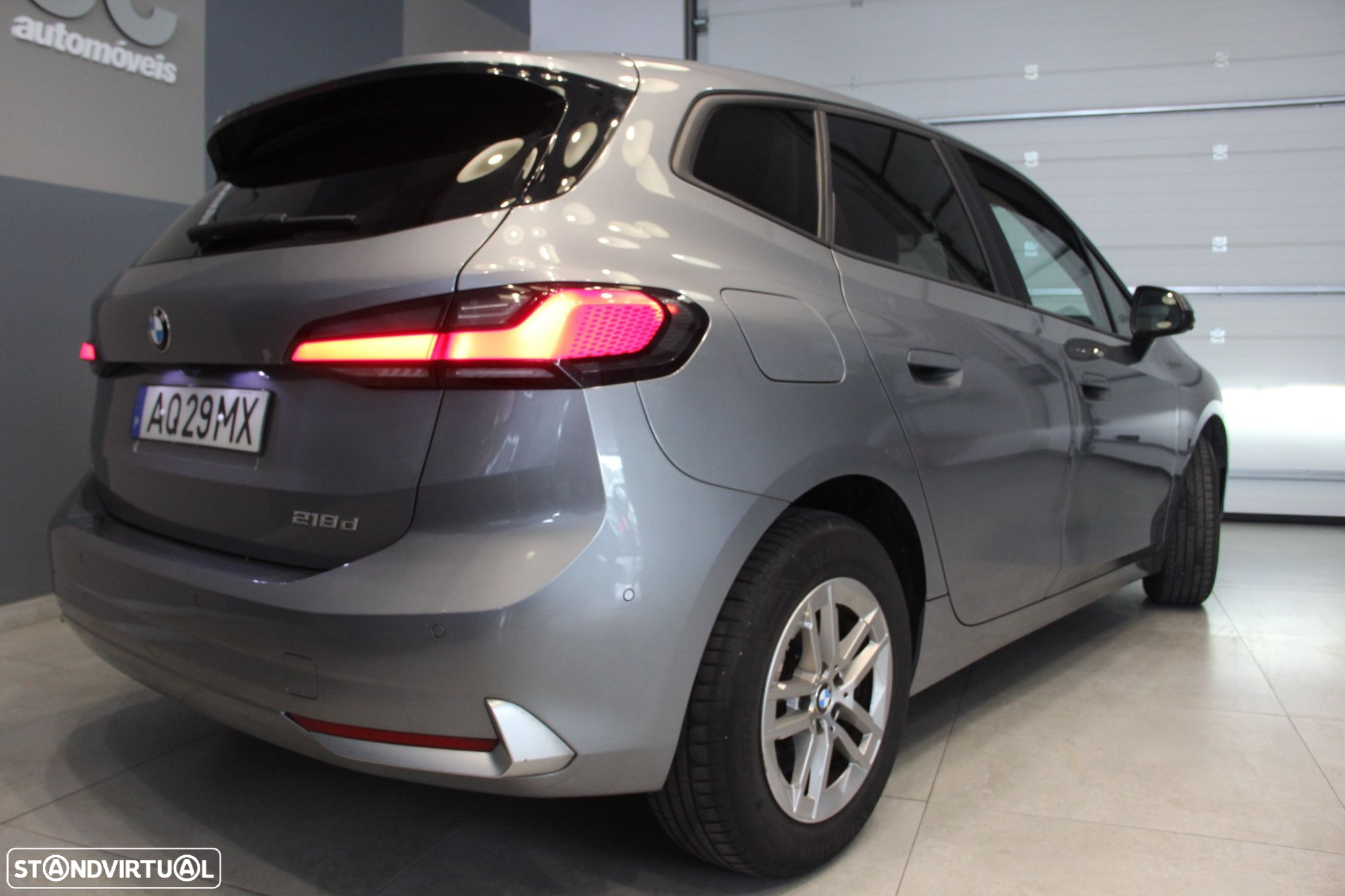 BMW 218 Active Tourer d Line Luxury Auto - 4