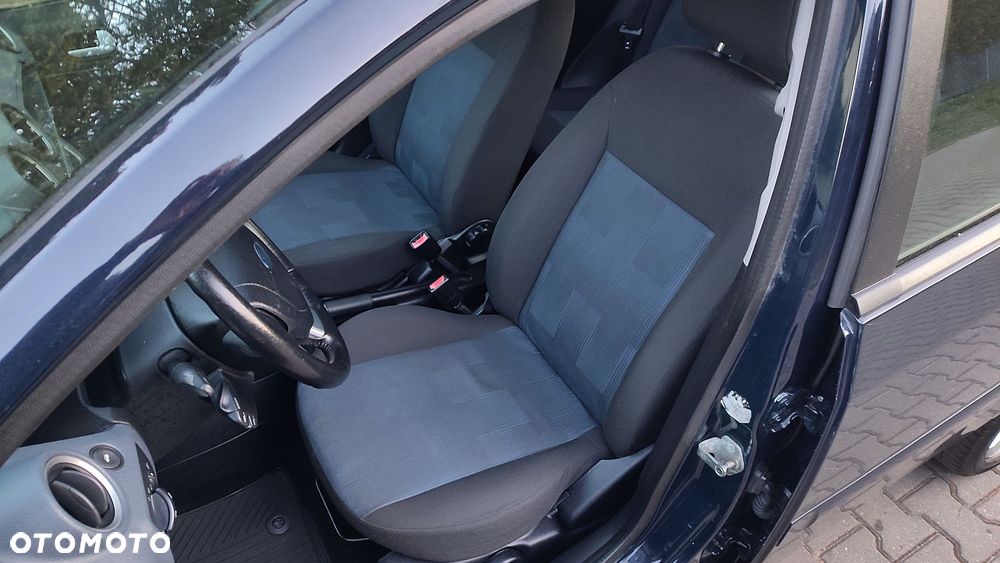 Ford Fiesta 1.4 Ghia - 26