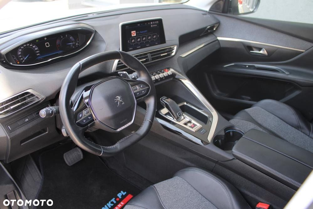 Peugeot 5008 - 9