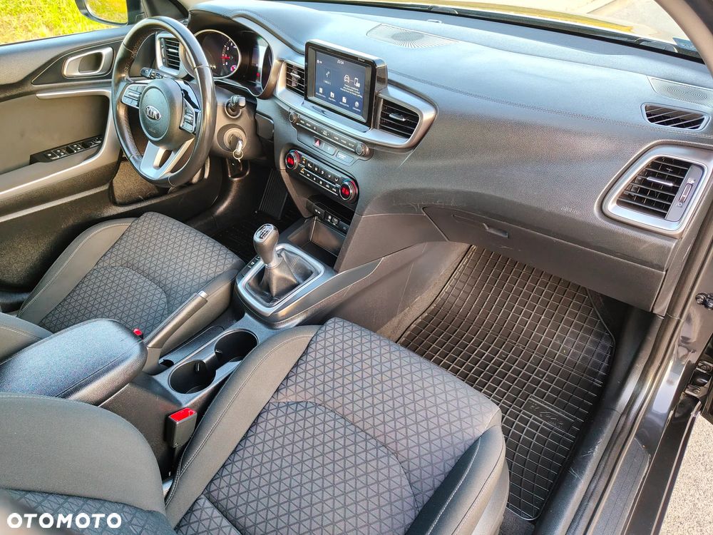 Kia Ceed 1.4 T-GDI L Business Line - 39
